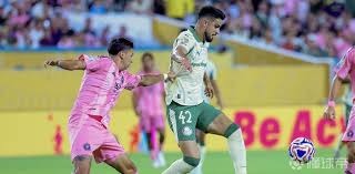 电竞新秀选手签约国内顶级战队